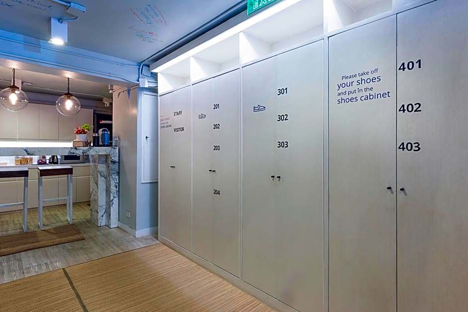 Kinnon Deluxe Hostel Coworking Cafe