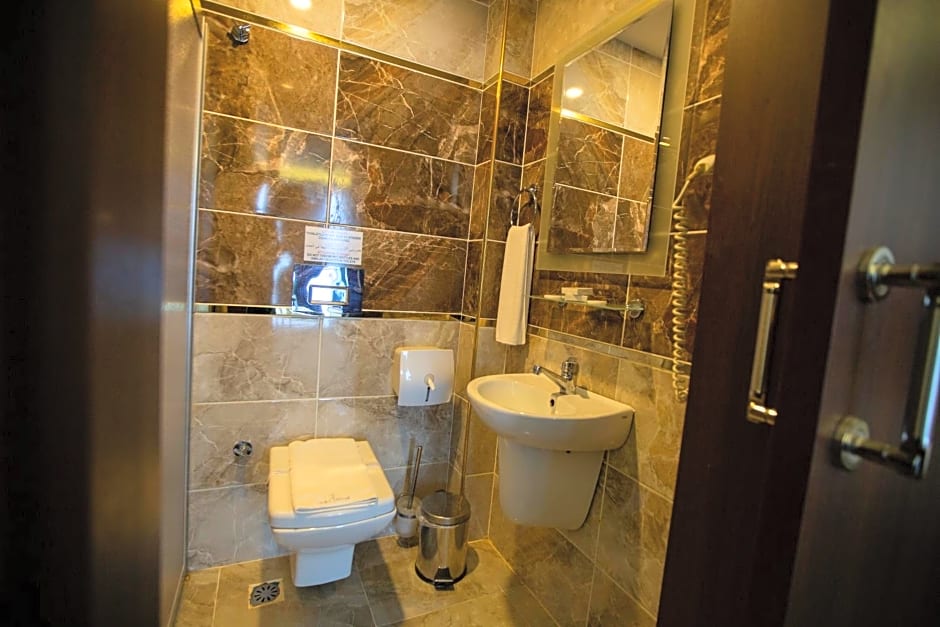 Royal Life Exclusive