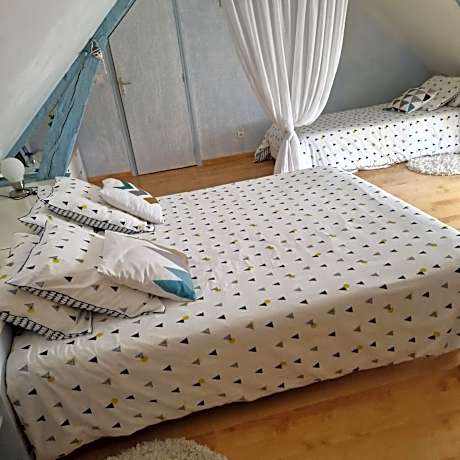 Deluxe Double Room (2 Adults + 1 Child)