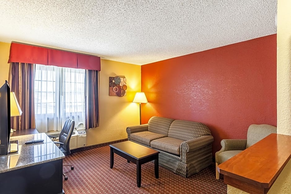 Quality Inn & Suites Lincoln South