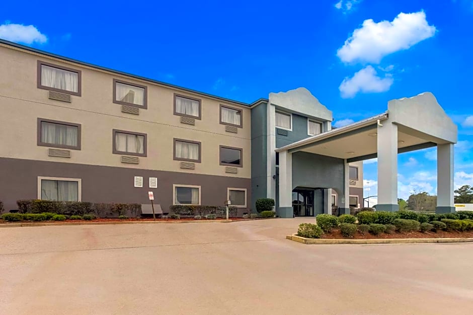 Quality Inn & Suites Pearl-Jackson
