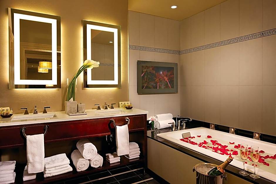 The Algonquin Hotel Times Square, Autograph Collection by Marriott