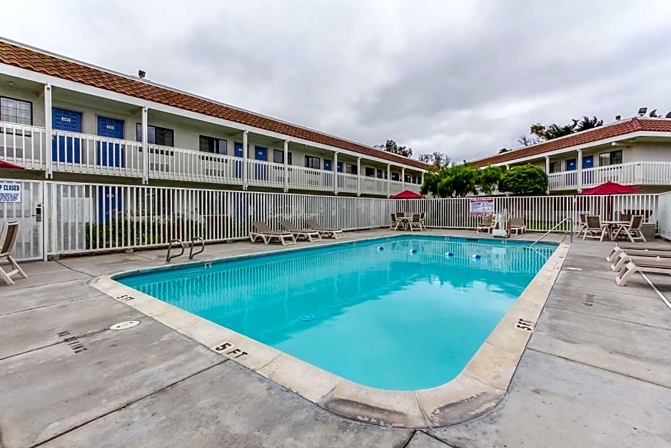 Motel 6-Salinas, CA - North Monterey Area