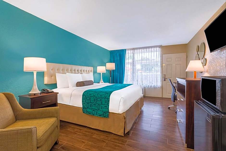 Howard Johnson by Wyndham Lakeland