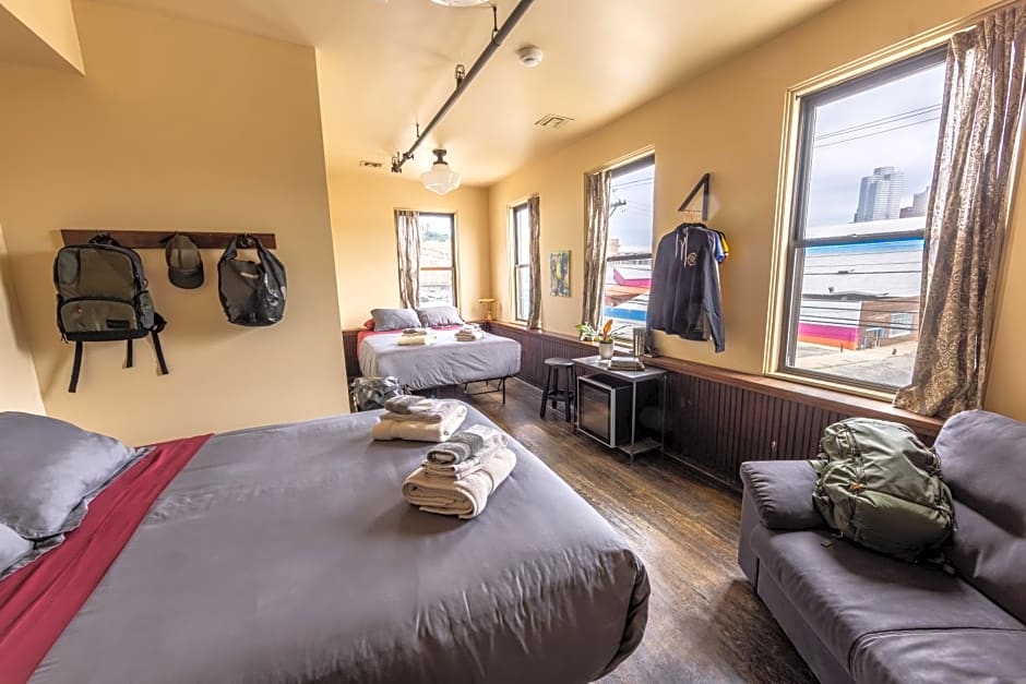 Traveler's Rest Hotel