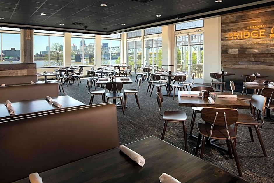 Sheraton Louisville Riverside Hotel