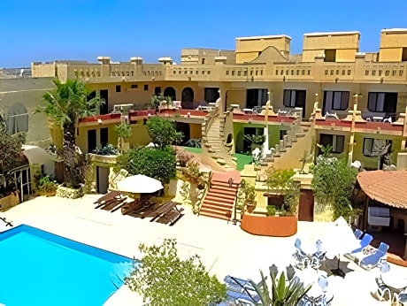 Cornucopia Hotel