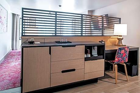 One-Bedroom King Suite - Riverside