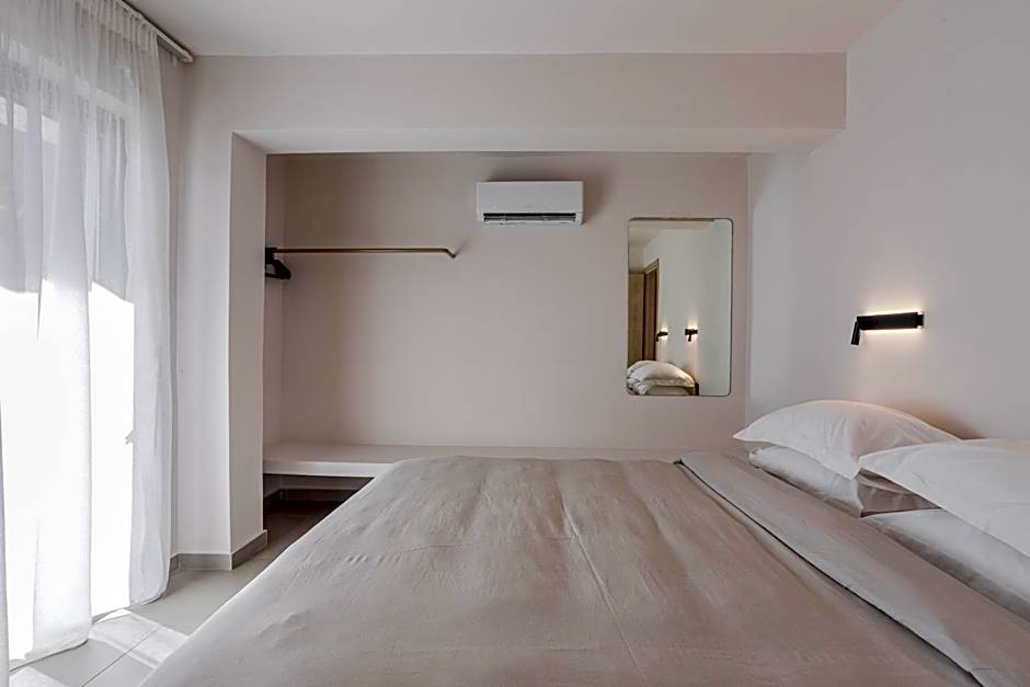 Amal Kythnos Suites