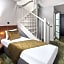 Boutique Hotel First City