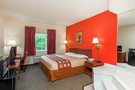 King Suite - Non-Smoking