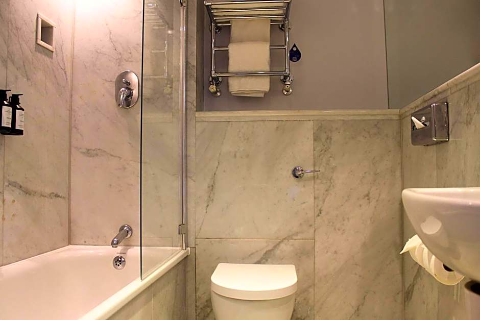 Radisson Blu Hotel, London Tottenham Court Road