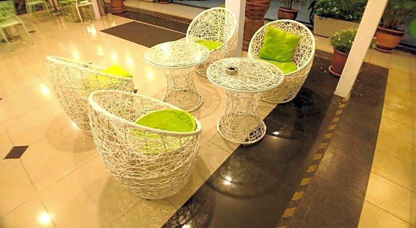 Apple 1 Hotel Gurney