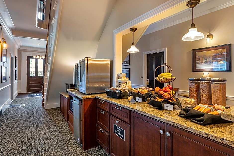 Essex Street Inn & Suites, an Ascend Collection Hotel