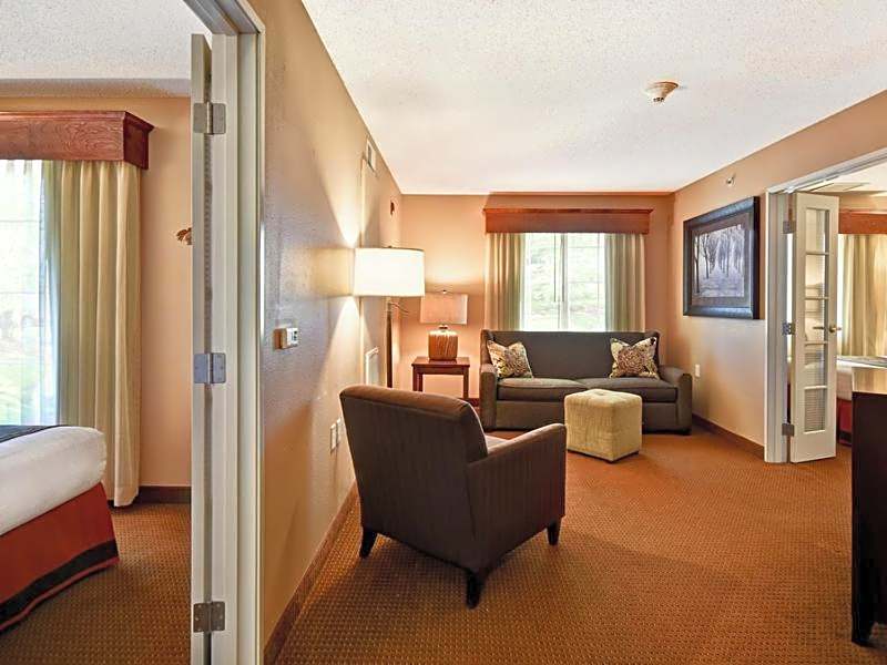 GrandStay Hotel & Suites La Crosse