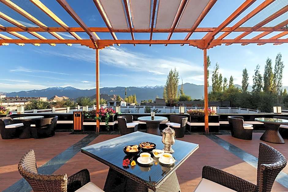 The Grand Dragon Hotel