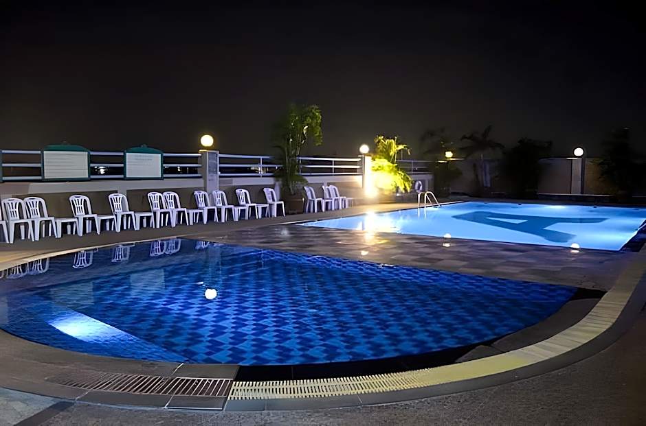 Alexander Hotel