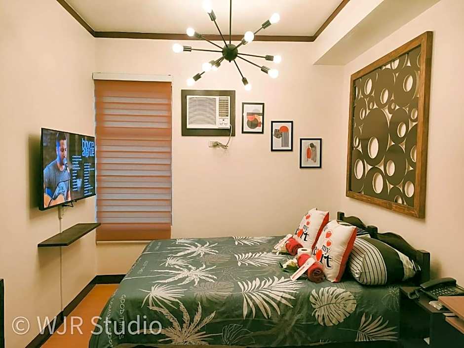 Centropolis Queen Bed Suite- Modern Posh Style