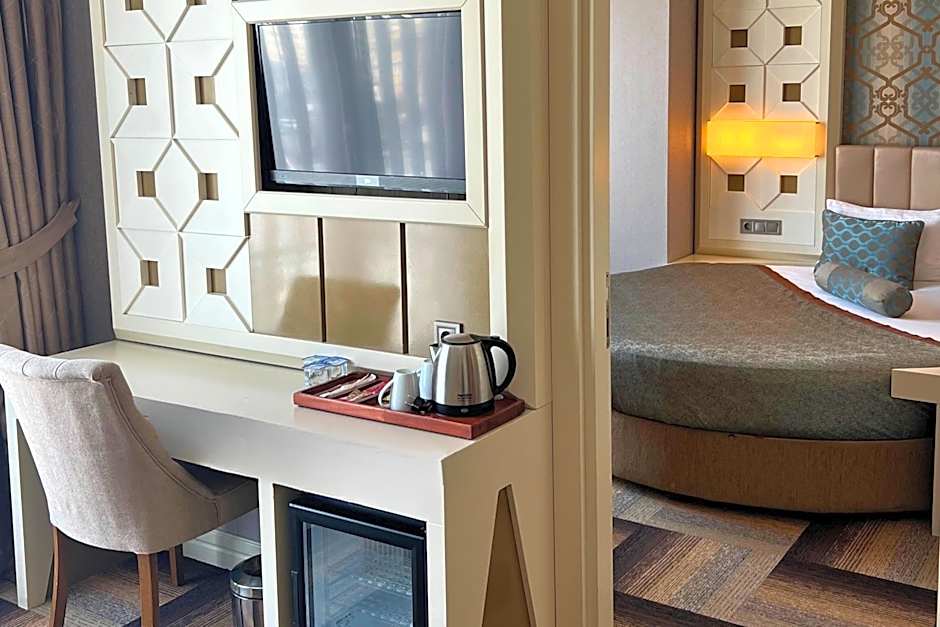 The Grand Mira Business Hotel