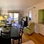 Beautiful Hilton Head Condo, Steps from Ocean, 1st Floor, 2bd / 2ba, and more!