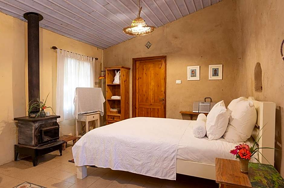 Hemdatya Stone Suites In The Galilee