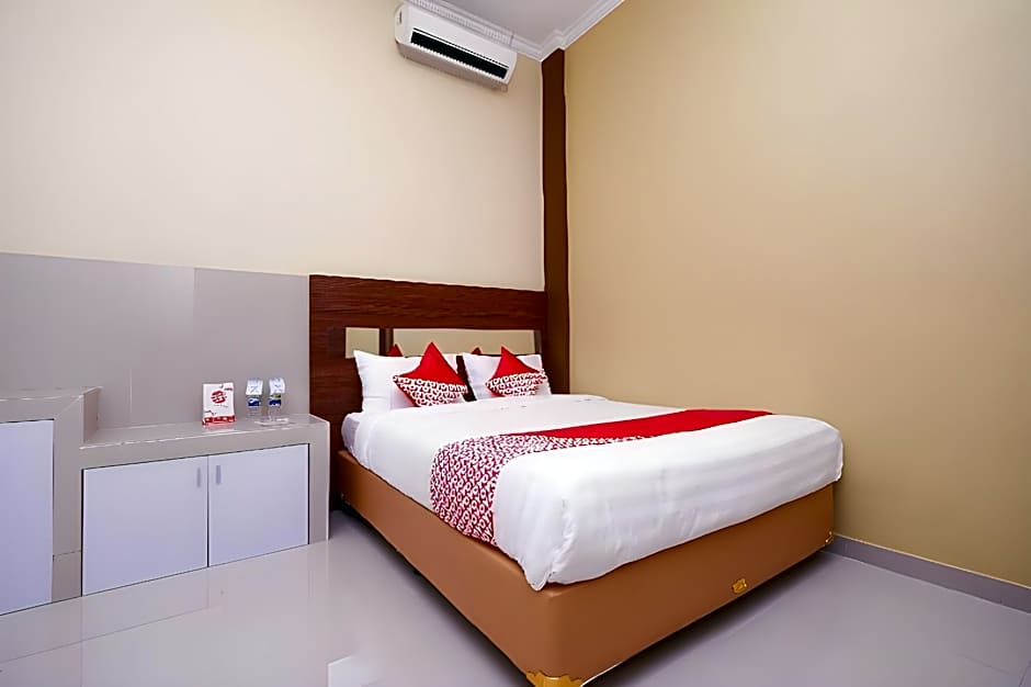 Shabrina Homestay Syariah Terminal Tirtonadi Solo RedPartner