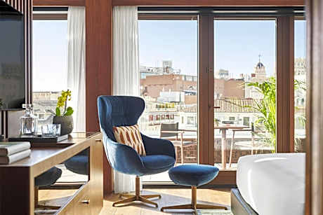 Corner Suite with Terrace