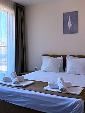 Three-Bedroom Apartment with Balcony