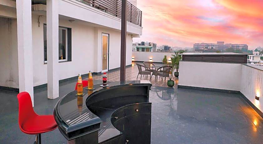 FabHotel La Paz Stay B&B