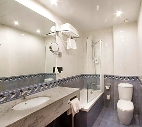 DOUBLE ROOM FOR SINGLE USE