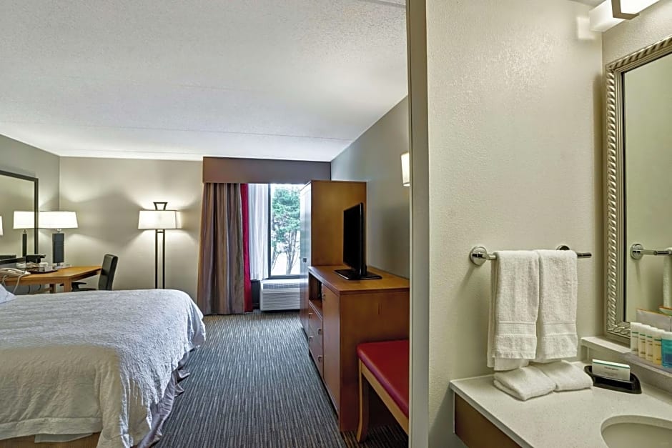 Hampton Inn By Hilton Norfolk-Naval Base