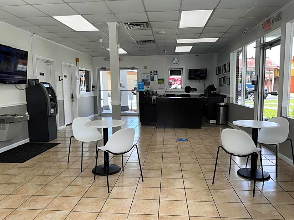 Motel 6-Tifton, GA