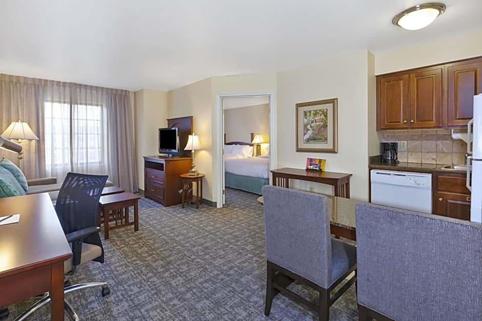 Staybridge Suites Lansing-Okemos By IHG