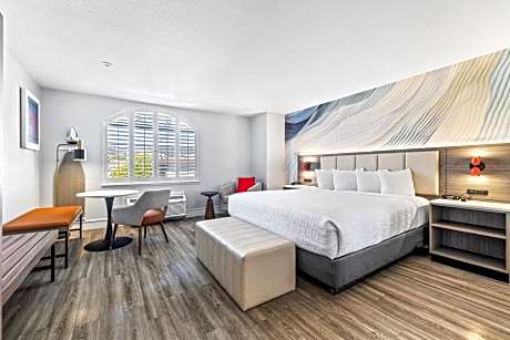 Hotel Skye San Francisco Airport SFO FREE SHUTTLE!