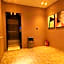 Moli Hotel (Guangzhou Yongqingfang Zhongshan 8th Road Subway Station)
