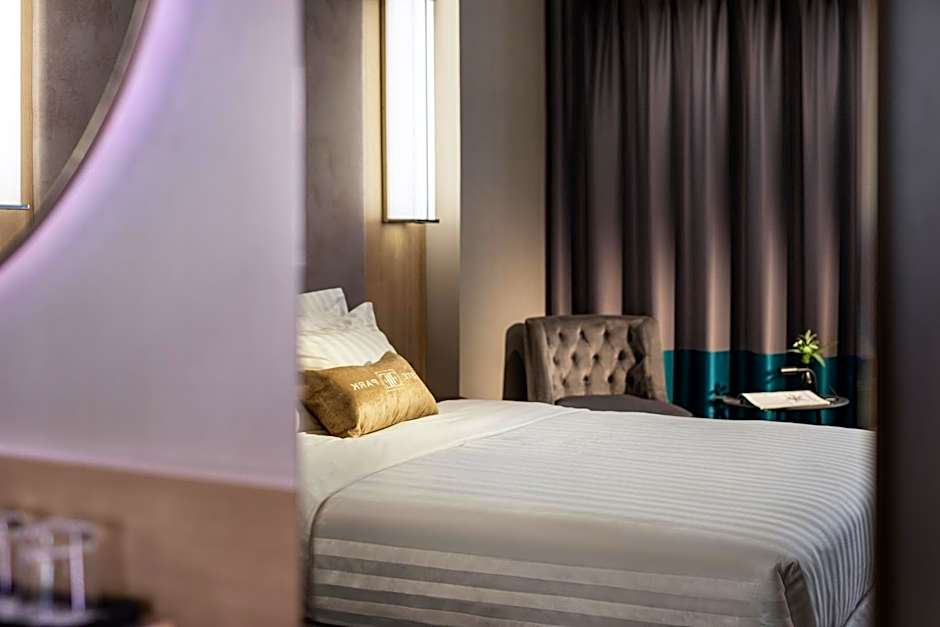 -- ESTE PARK HOTEL -- part of Urban Chic Luxury Design Hotels - Parking & Compliments - next to Shopping & Dining Mall Plovdiv