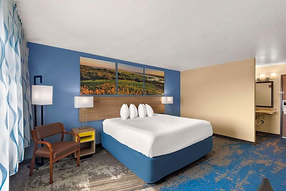 Days Inn by Wyndham Newton