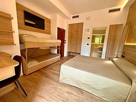 Premium Quadruple Room