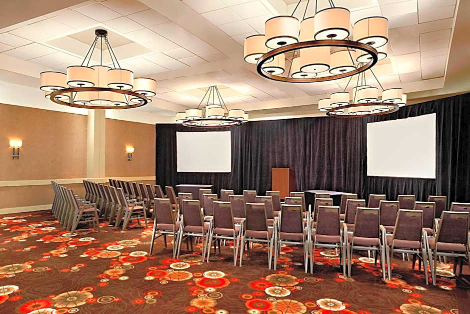 Sheraton Cavalier Calgary Hotel