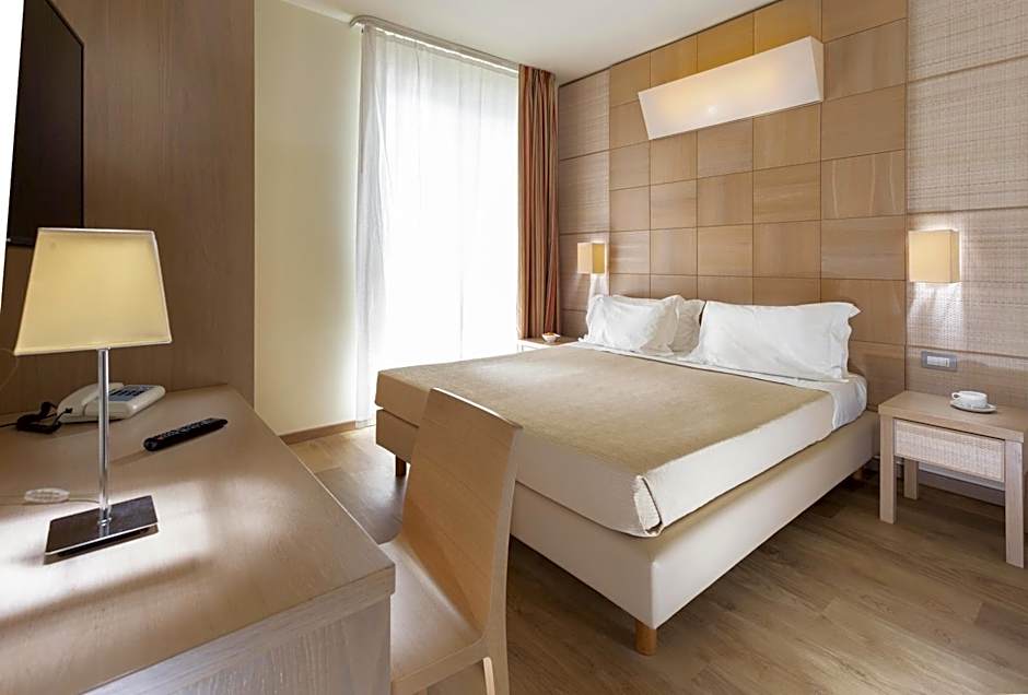 Hotel Kursaal - FRONTE MARE CON PISCINA