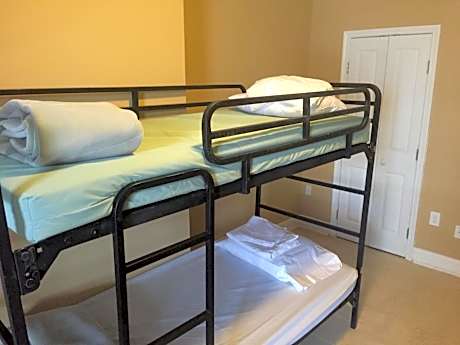 Bed in 8-Bed Mixed Dormitory Room