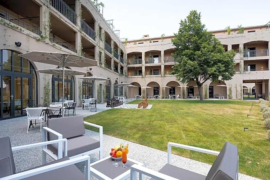 DoubleTree by Hilton Carcassonne France