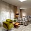 City Park Hotel & Residence