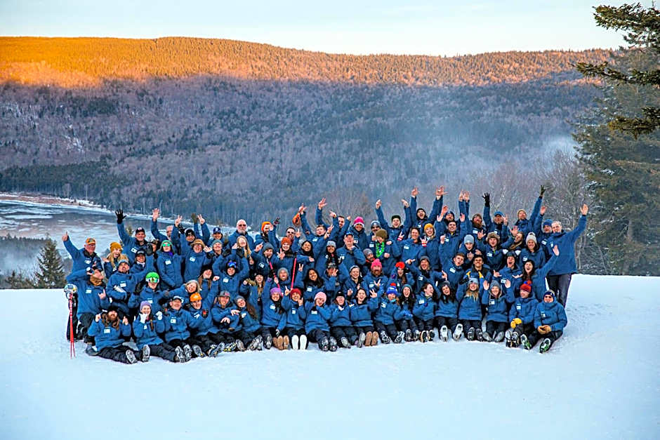 Stroll to Slopes, Village Area, Ski in-out MtLodge 343