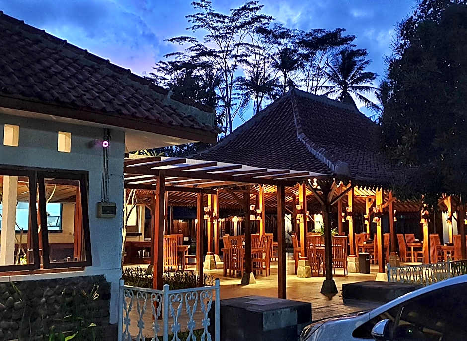 The Nalaya Hotel & Resto