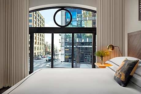 King Belltown Suite