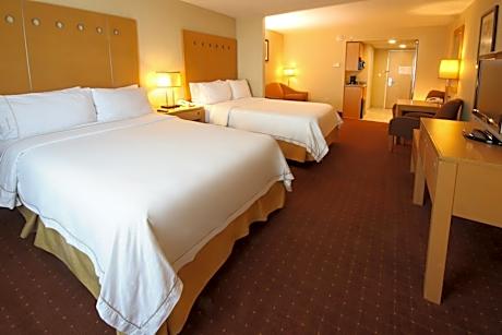 One-Bedroom Queen Suite