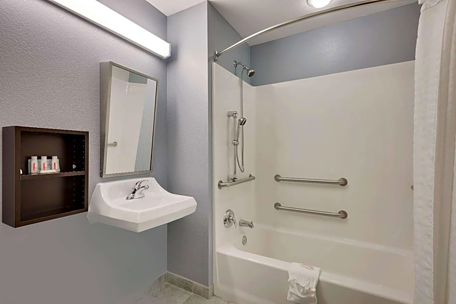 Microtel Inn and Suites by Wyndham - Geneva