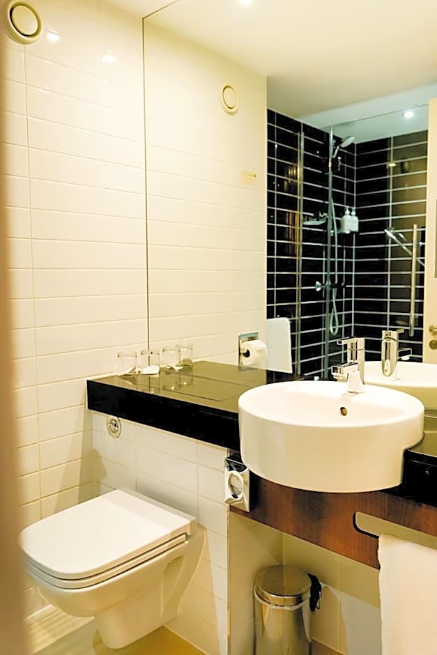 Holiday Inn Express Harlow By IHG