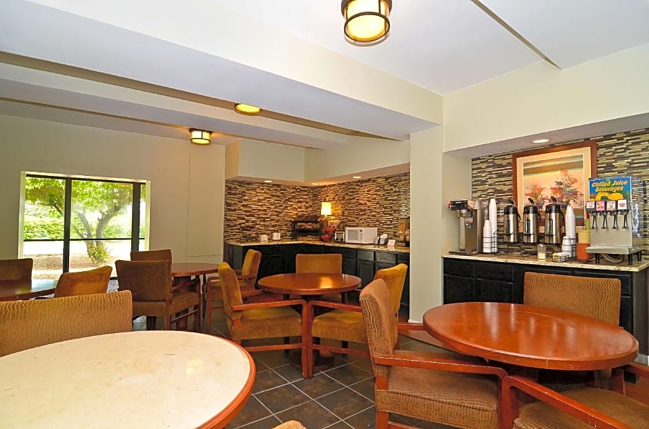Lexington Inn & Suites-Elgin